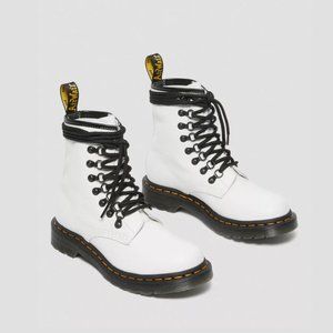 Dr. Martens 1460 LACED VIRGINIA LEATHER LACE UP BOOTS Size 6 in White